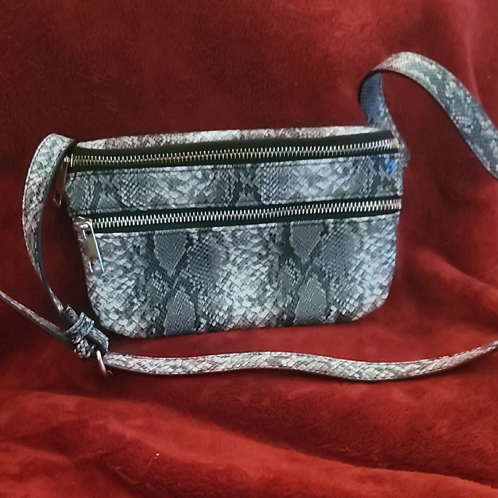 Underonesky Snake Print Waist Pack
